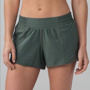 Lululemon Hotty Hot Low rise 2.5” shirt, lined